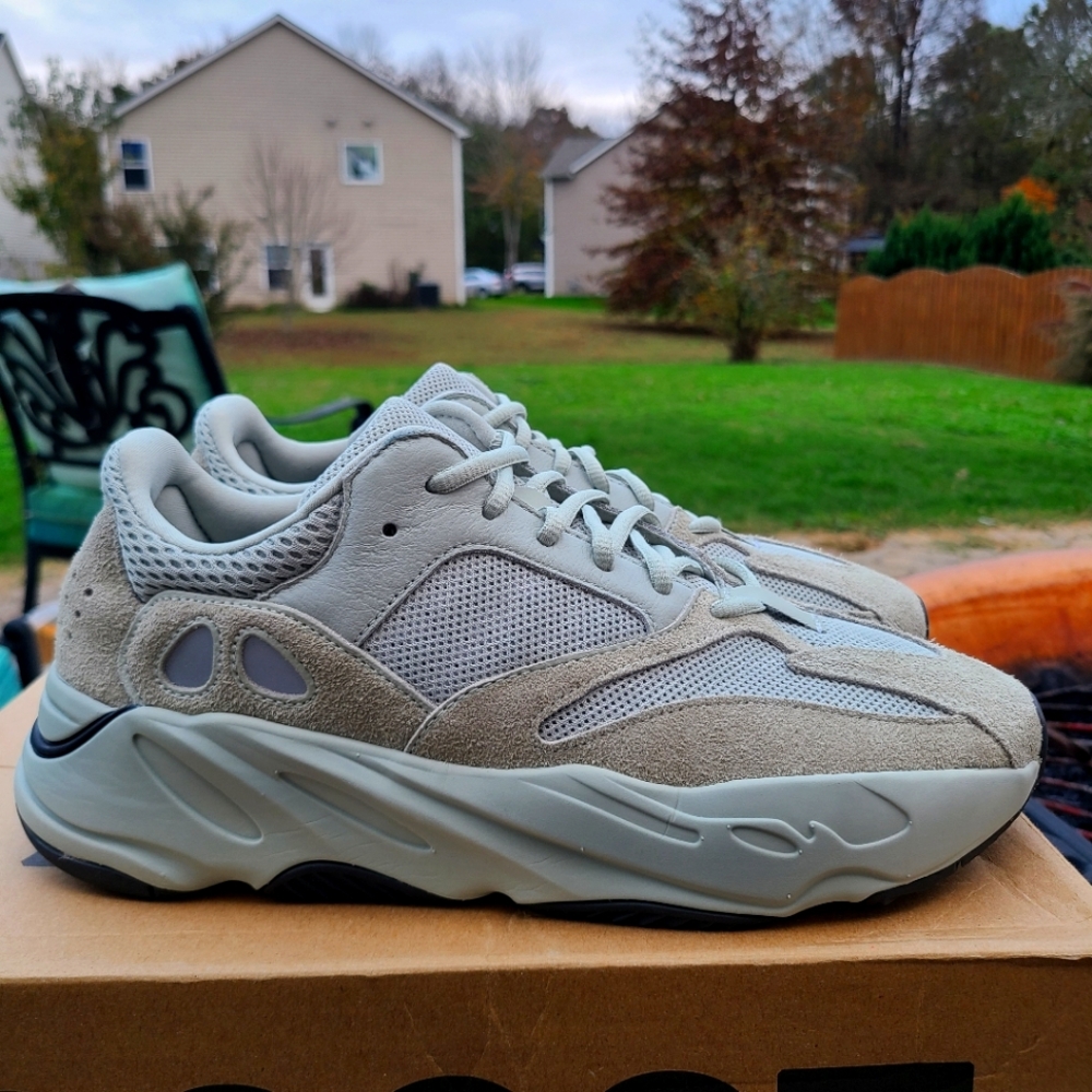 Yeezy Boost 700 "Salt"